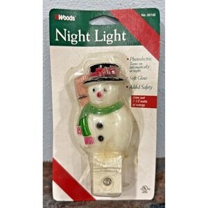 Vintage Woods Snowman Night Light Photoelectric Soft Glow NIP